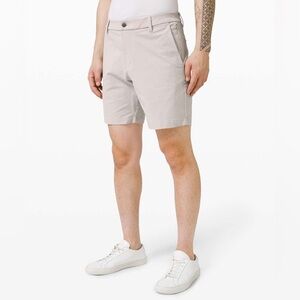 Men’s Lululemon Commission Shorts 7” *Canvas in Silver Spoon color